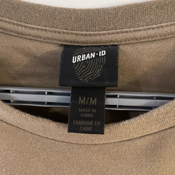 Mens T-Shirt Size Medium - Picture 2 of 3